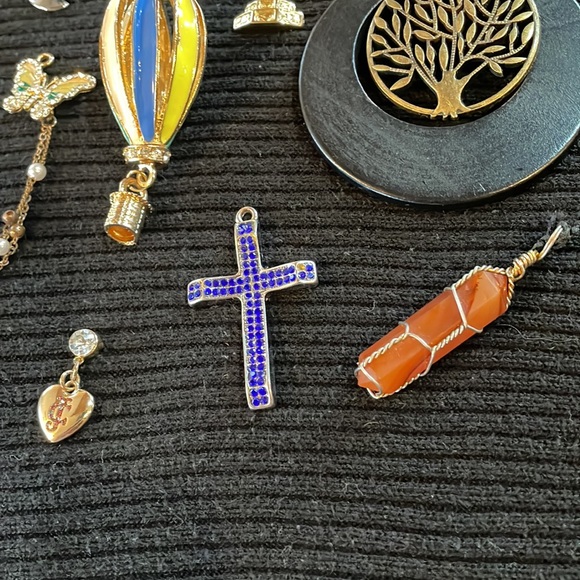 27 Charms, make jewelry repurpose, odd etc - Picture 7 of 8